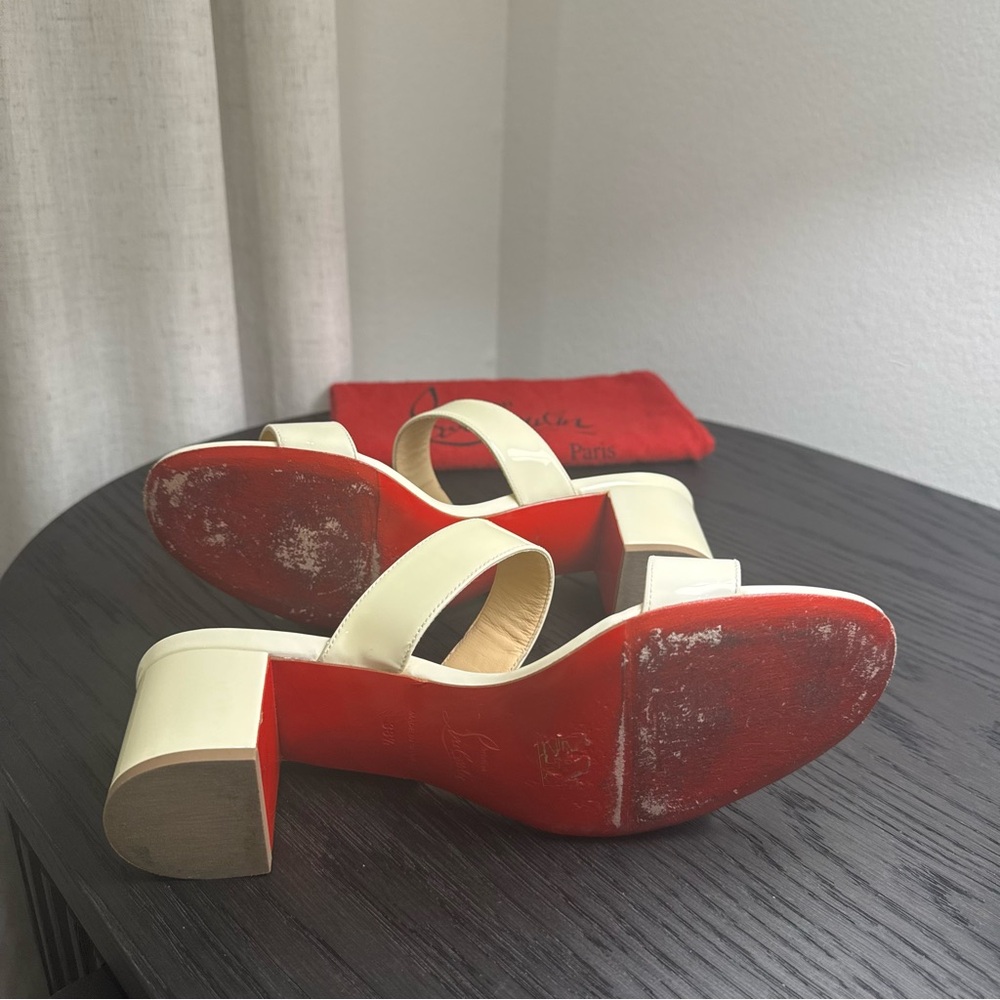 Christian Louboutin La Saviata Emblem Sandal Patent Ivory 38.5 - Picture 8 of 8